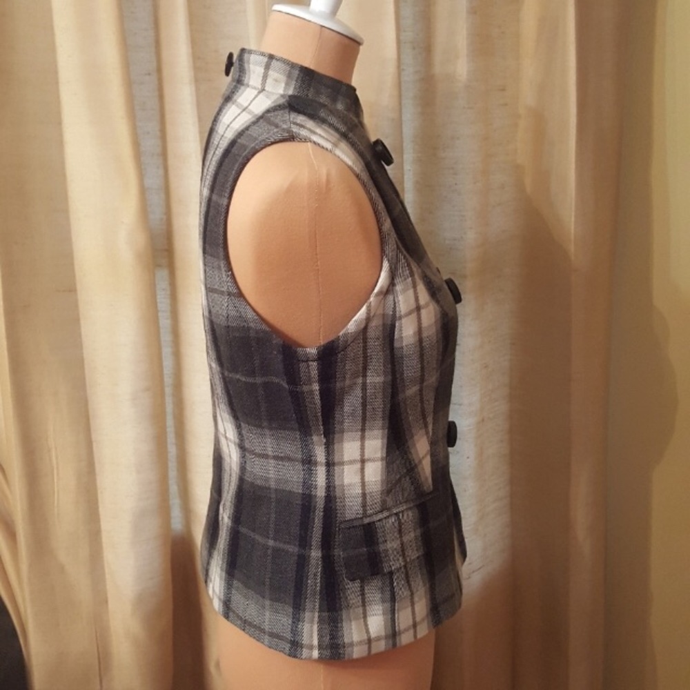 The Limited Convertible Vest-Cape Bolero - Picture 6 of 8